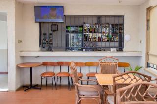 Victoria Comfort Inn - 2