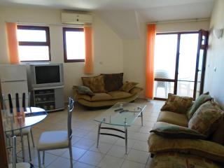 Nedev's Apartments in Lazur 2 Complex - 3
