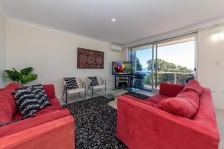 Laman Lodge Unit 5 15 Laman Street - 5