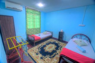 Budget Umi Homestay Kuching - Kuching - 9