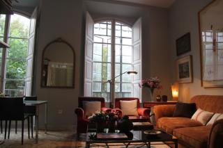 Elegant 2 Bedroom Apartment in Historic 1882 Building Central Sevilla Private Parking & Country Club Access - 5