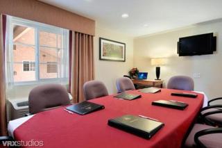 Best Western Plus Ontario Airport & Convention Center - 3