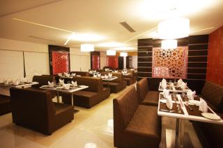 Hilarity Inn - Padappai - 6