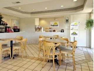Econo Lodge - Franklin - 6