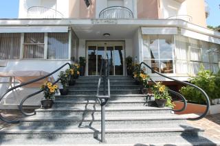 Hotel Escorial - Cervia - 0