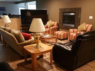 Elegant 2 King Bedrooms Apartment - 4 guest maximum and2 night minimum - Traverse City - 2