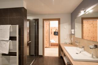 Alpine Hotel Ciasa Lara - La Villa - 1