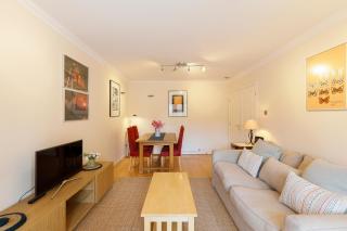 Cozy apartment with parking & patio - Londra - 3
