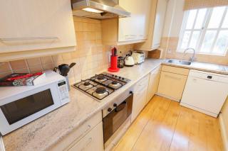 Cozy apartment with parking & patio - Londra - 6