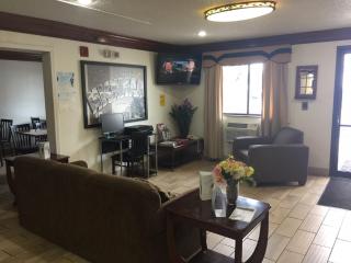 Super 8 by Wyndham Canton/Livonia Area - Canton - 4