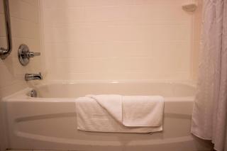Holiday Inn Express and Suites Tahlequah by IHG - 9