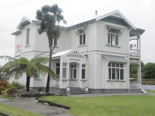 Wayne's World Westport - Westport - 0