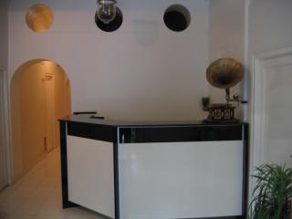 Hotel Plaza -BOOKING FOR FOREIGN TOURIST- - Jālgaon - 3