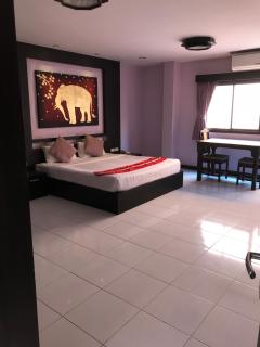 ZIP Hotel & Restaurant - Pattaya - 9