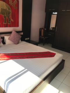 ZIP Hotel & Restaurant - Pattaya - 2
