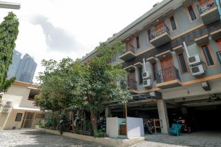 RedDoorz Plus near Ciputra World Kuningan 2 - Jakarta - 9