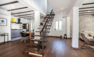 Tinel Longo, holiday home for up to 8, city center, BBQ, terrace - Trogir - 2