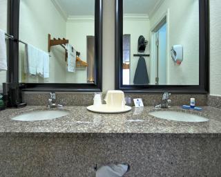 Americas Best Value Inn Kingsville - Kingsville - 8