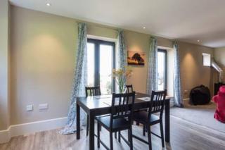 Oak & Hazel, Heath Row Barn - Overton - 3