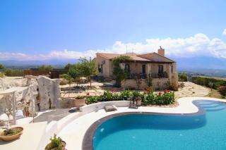 Alexis Villa, Serene Escape with mesmerising views, By ThinkVilla - Episkopi - 0
