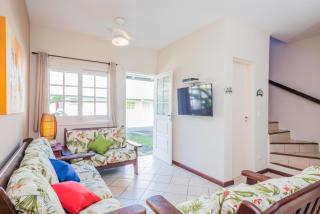 BHaus Juqueí - Beach House com 2 quartos - Cama King - Quintal com Churrasqueira Privativa - Piscina - 2 vagas - Condomínio com 8 casas - 600m da Praia - Não possui roupa de cama e banho - 6