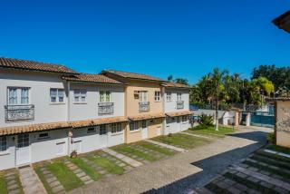 BHaus Juqueí - Beach House com 2 quartos - Cama King - Quintal com Churrasqueira Privativa - Piscina - 2 vagas - Condomínio com 8 casas - 600m da Praia - Não possui roupa de cama e banho - 9