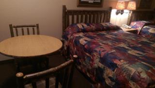 Rushmore Express & Suites - 1
