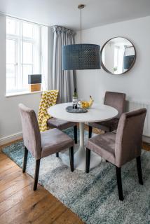 Square Mile Residences - 9