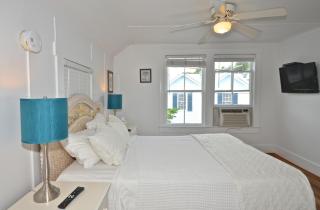 Four Flowers Guesthouse - 3