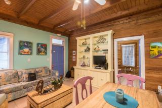 Bahama House - 8