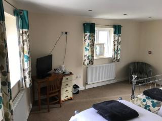 The Glan Yr Afon Inn - 4