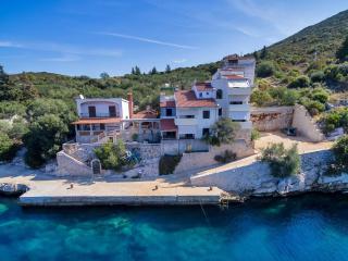 Apartmani Cico - Gdinj - 1