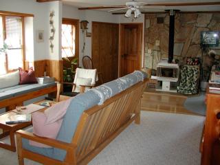 Alaska Chalet Bed & Breakfast - Eagle River - 2