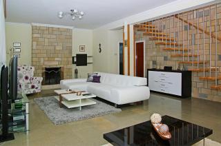 Waterfront villa with pool - 8