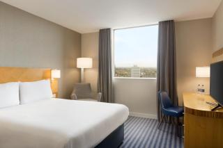 Ramada Hotel & Suites by Wyndham Coventry - Coventry - 0