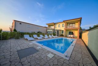 Sunset Deluxe Villa - 9