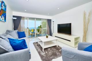 LUXURIOUS APARTMENT on JOMTIEN BEACH ROAD - Jomtien Beach - 3