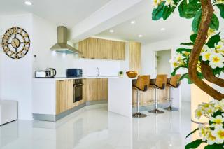 LUXURIOUS APARTMENT on JOMTIEN BEACH ROAD - Jomtien Beach - 8