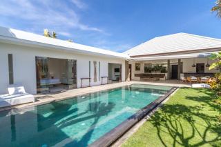 Villa Nala - Amazing 3-Bedroom in Seminyak - 9