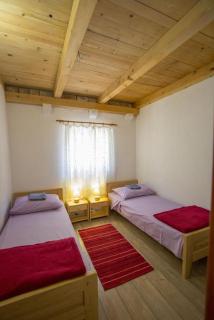 Seaside secluded apartments Cove Skozanje, Hvar - 5713 - 2