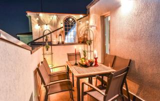 Parliament & River View Apartments - 3