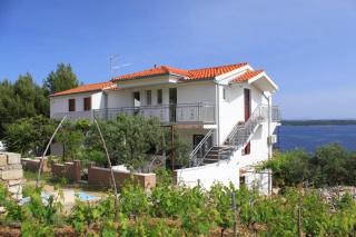 Apartments with a parking space Zavala, Hvar - 8773 - 2