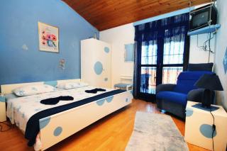 Apartments by the sea Zavala, Hvar - 8808 - 4
