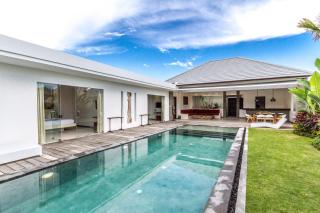 Villa Saha - Elegant 3-Bedroom in Seminyak - Seminyak - 1