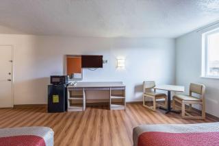 Motel 6-Beaverton, OR - 1