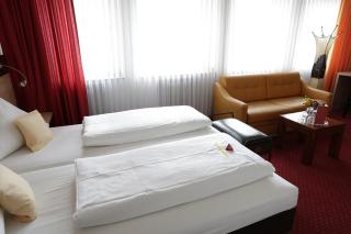 Hotel Cascade Superior - Düsseldorf - 9