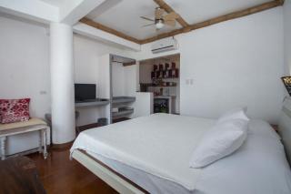 Lanterna Hotel Boracay - 1