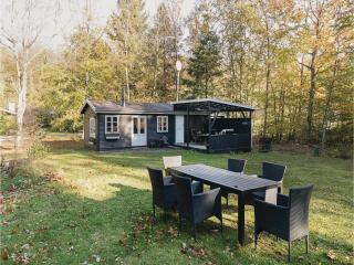 Two-Bedroom Holiday Home In Ronne - 9