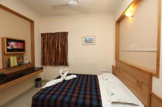 Hotel Aishwaryaa - 9