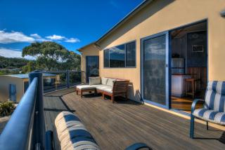 Mayakitana ~ Overlooking the golf course - Coles Bay - 6